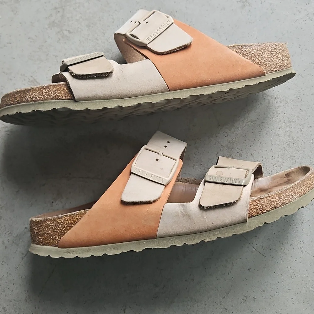Birkenstock Arizona Nubuck Leather Beige Sandcastle / Faded Khaki Sandals